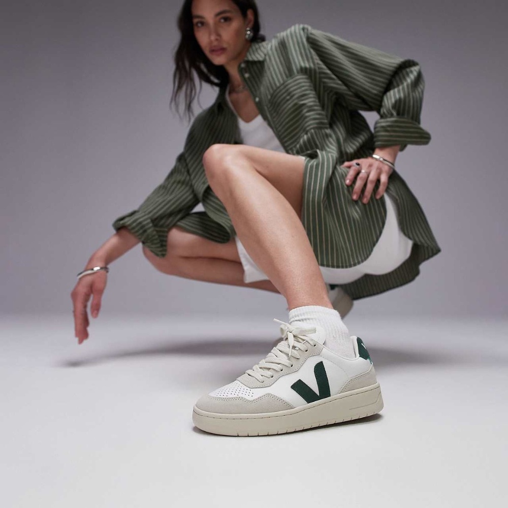 VEJA V-90 trainer in white/green - Picture 10 of 10